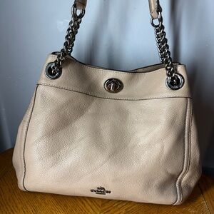 Coach Edie Turn-lock Edie with 3 Compartment Shoulder Purse Authenticated